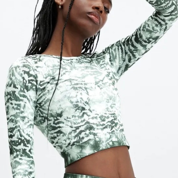 Fabletics Tops - Fabletics Mari Seamless Tiger Print Crop Top | Sage Green | XS